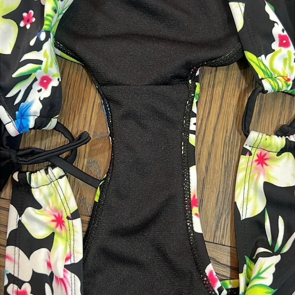 2 Piece Tankini Swim Suit M Black Floral Tropical Tummy Cover 2pc. Full Coverage
